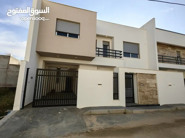 400m2 More than 6 bedrooms Villa for Sale in Tripoli Al-Serraj