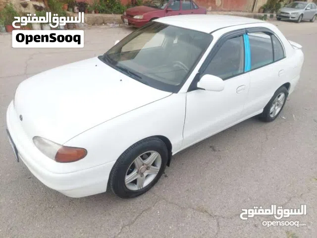1996 هيونداي اكسنت GLS