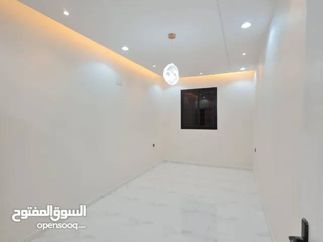 180 m2 More than 6 bedrooms Apartments for Rent in Sana'a Amran Roundabout