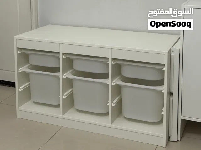 وحدة تخزين من إيكيا مع الصناديق IKEA storage unit with bins