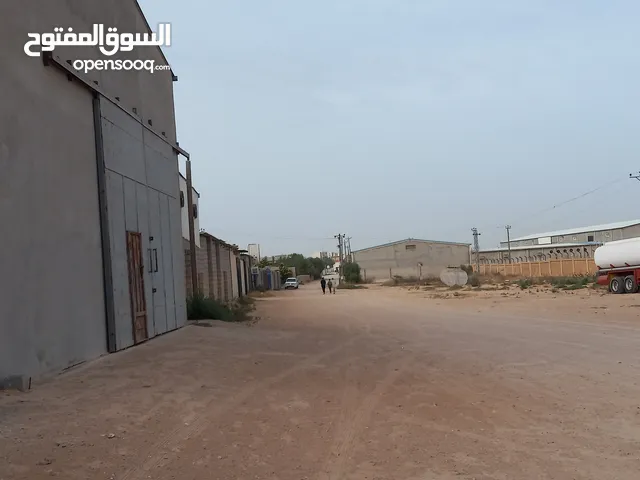 هنكر مساحة المخزن 12*30