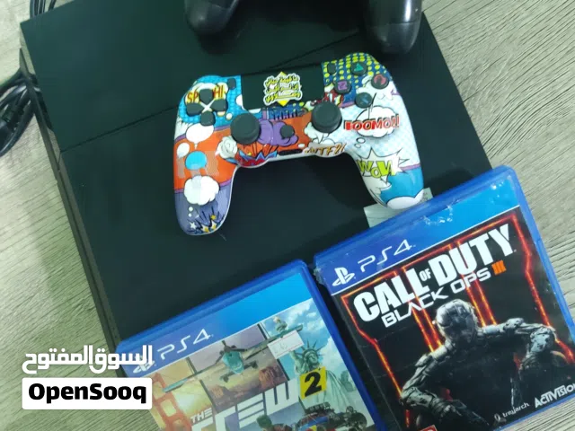 جهاز ps4 للبيع مع كل قطع التي بصوره من لعبتين و يدتين ب 350 درهم ولاكن يوجد عطل بسيط تصليحها ب 50