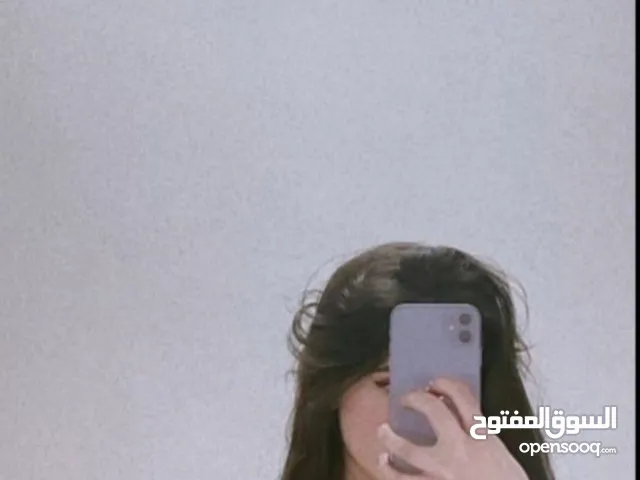 محتاجين مشرفين يشتغلون بشركه