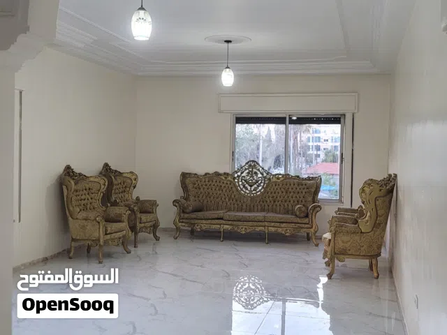 شقة للبيع او للبدل على ارض، في منطقة الشميساني بمساحة 320م داخلي ، 200م خارجي خلف طيران القطرية