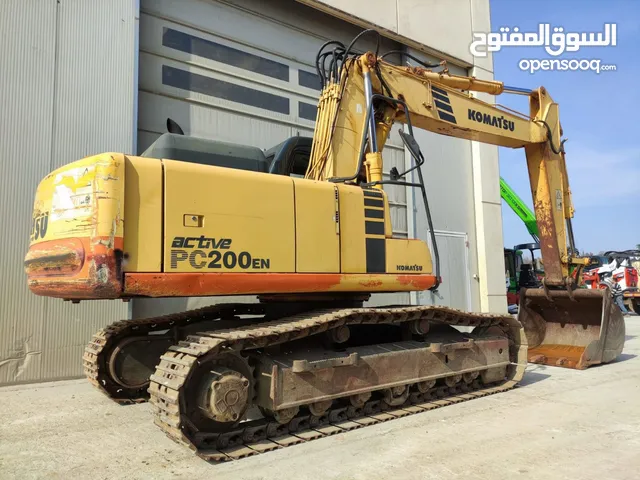 حفار كوماتسو 200داش 6 موديل 2000