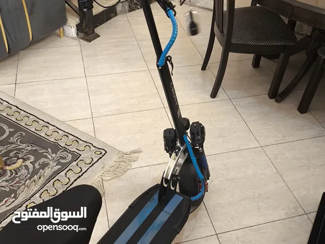 سكوتر كهربائي 48v و 12AH و 1500واط مستعمل و نظيف استعمال شهرين فقط سعر جيد وجوده عاليه