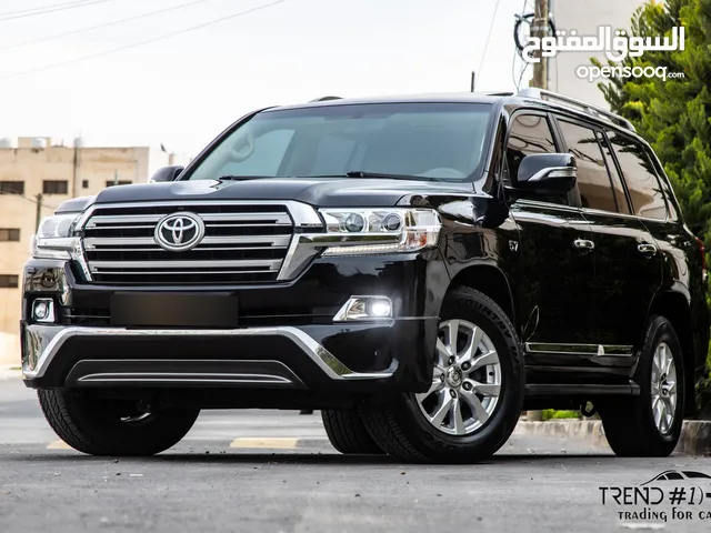 Toyota Land Cruiser VX-E 2016 السيارة وارد و بحالة الوكالة
