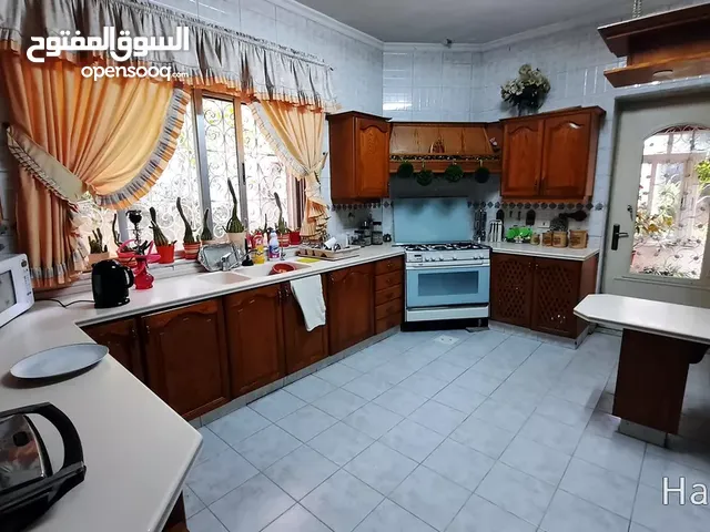 400 m2 4 Bedrooms Apartments for Rent in Amman Jabal Amman
