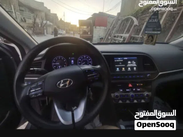 2020 هيونداي النترا Standard