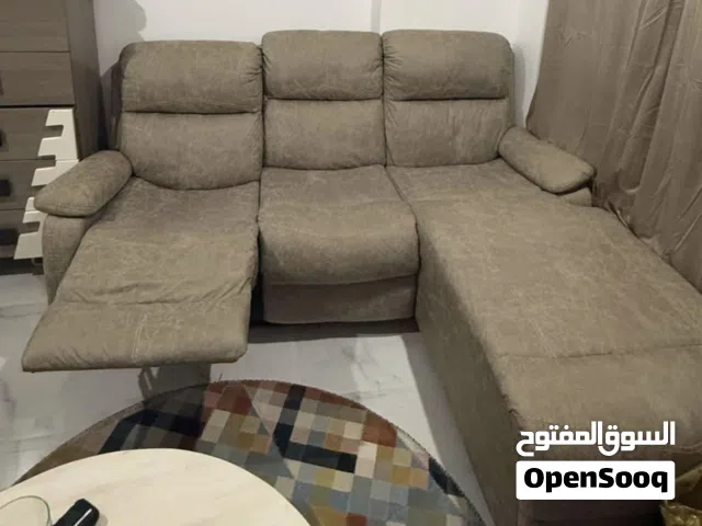 للبيع ركنة ريكلاينر مريحة جدًا – بحالة ممتازة!  L shape
