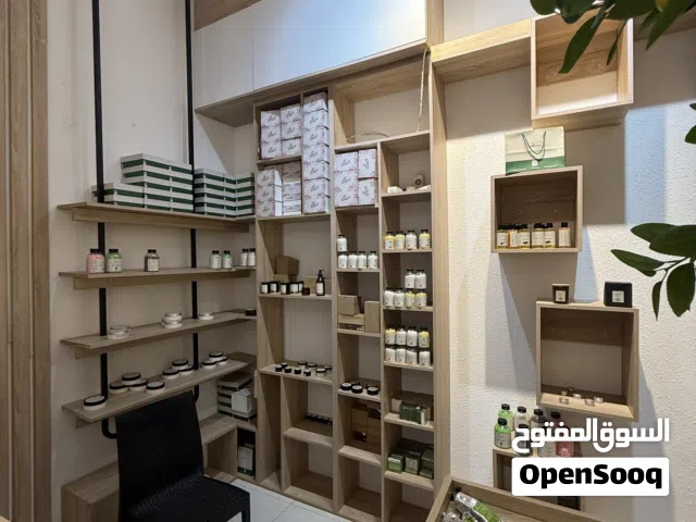 فرصه لا تتعوض محل للأخلاء بسعر مغري