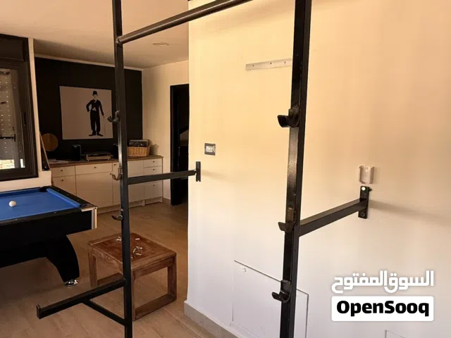 حاملة أثقال معدن لتمارين الأثقال الحرة مع بار للpullup و مستويات مختلفة لوضع البار و ذراعين خارجين