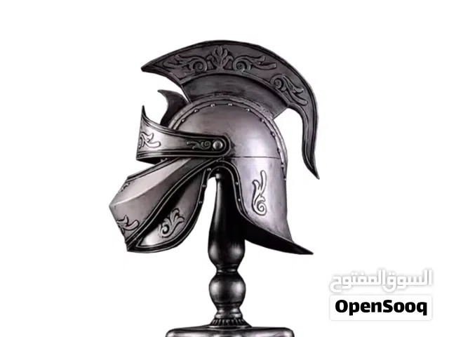 خوذة حربية كلاسيكية ديكورية
