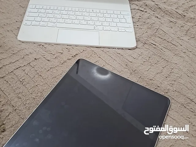 Apple iPad pro 5 256 GB in Ramallah and Al-Bireh