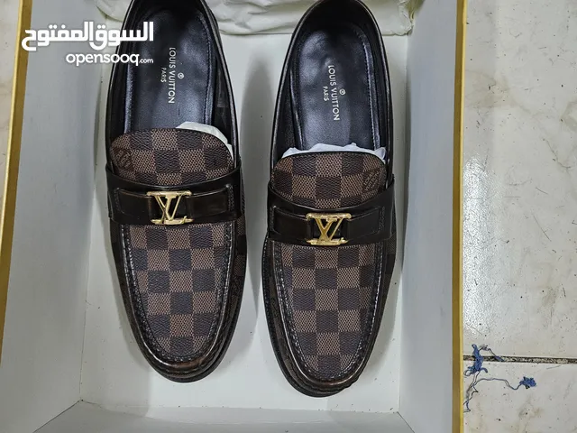 احذيه ايطاليه اصليه جديده وجاكيتات ايطاليه اصليه جديده