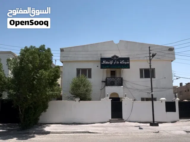 387 m2 2 Bedrooms Townhouse for Sale in Basra Tuwaisa
