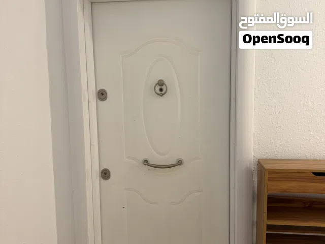 شقه في حي الجامعي 1
