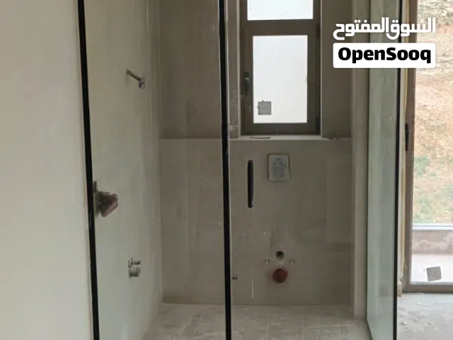 أعمال زجاج سيكوريت وستانلس ستيل بجودة عالية وخبرة أكثر من 20 سنة. تنفيذ دقيق، سرعة في الإنجاز، وأسعا
