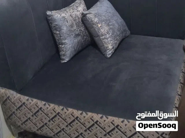 كنبة للبيع استخدام يسير فقط