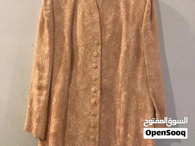 تصفية ملابس أنيقة بحالة ممتازة