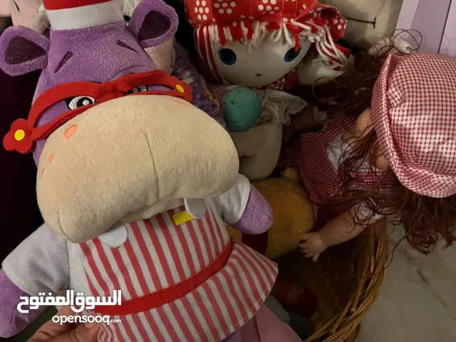 سلة ألعاب حاوية على اكثر من 25 دب مع هدايا اضافية