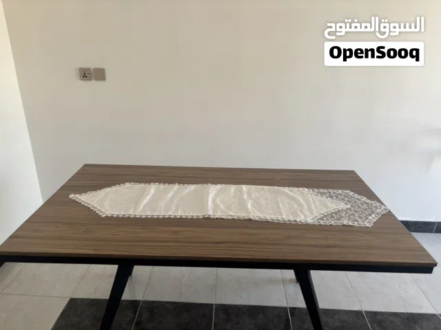 طاولة طعام (ميز طعام)