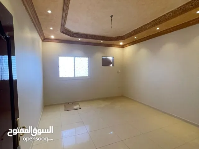 15m2 3 Bedrooms Apartments for Rent in Al Madinah Shuran