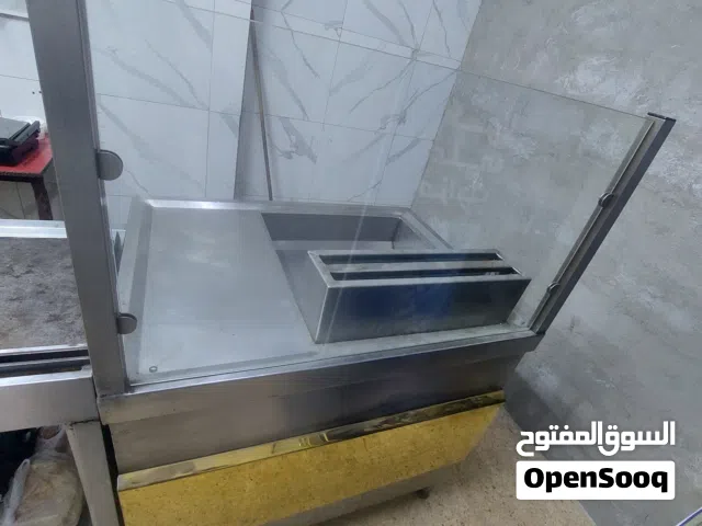 عدة مطعم بحالة الوكالة