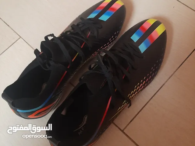 Sports shoe (Football) Size 44 حذاء رياضة (كرة قدم)حجم 44