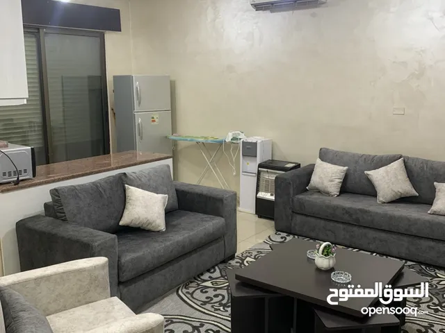 شقة مفروشة بحالة ممتازة للإيجار بمنطقة السابع خلف كوزمو