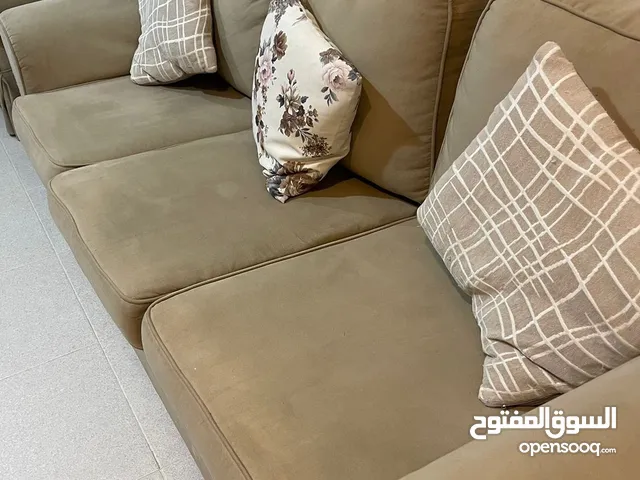 غرفة نوم كاملة + كنبتين و كرسي + دولابين + جزامة + سجاد بحالة ممتازة