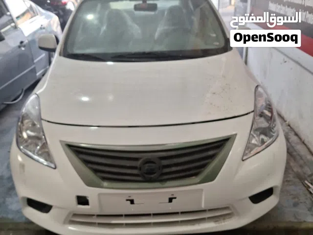 2013 نيسان صني SL