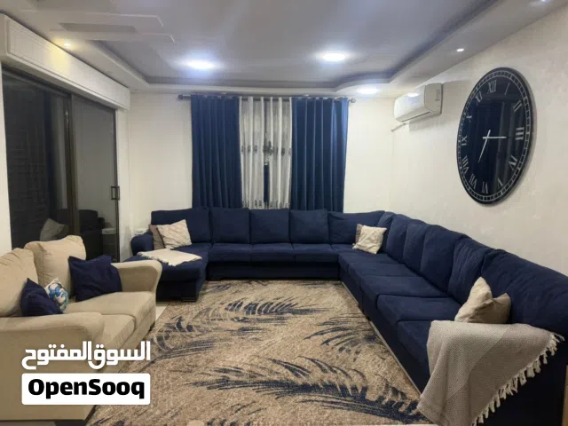 طقم كنب لف  كامل معه كنبايه صغره البيع بداعي السفر