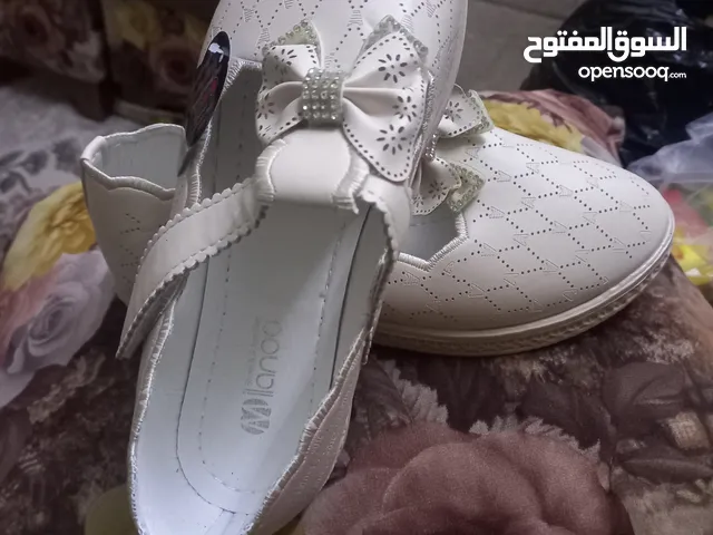 Girls Athletic Shoes in Basra