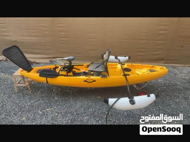 كاياك للبيع بحالة ممتازة