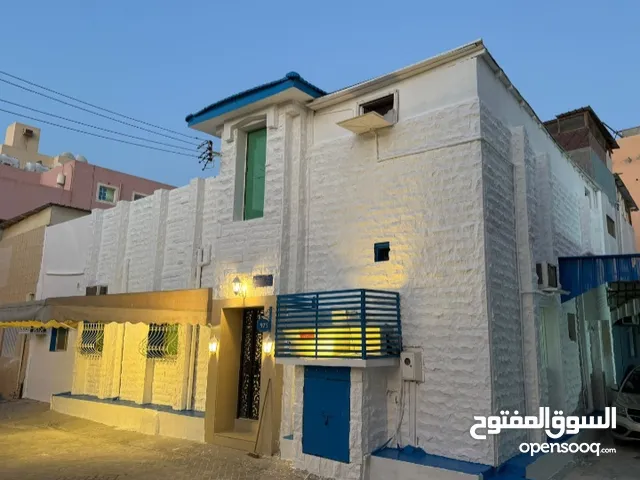 فرصة عقارية للبيع منزل مجدد نظيف جداً في قلالي لا تتردد اتصل علينا