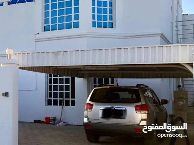 130 m2 3 Bedrooms Apartments for Rent in Muscat Al-Hail