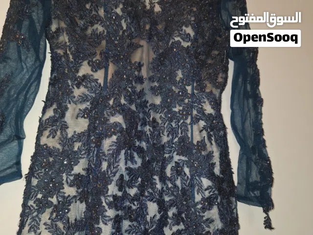 فستان سهرة دانتيل مطرز لون كحلي بحالة الوكالة  فستان سهرة دانتيل مطرز لون زيتي بحالة الوكالة
