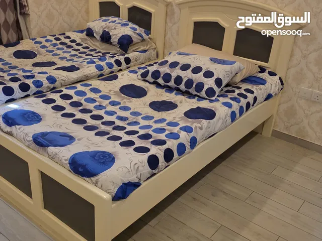 سرير مفرد حاله ممتازه لشخص بالغ واحد أغراض بس العاب برج نافورة مي بيت