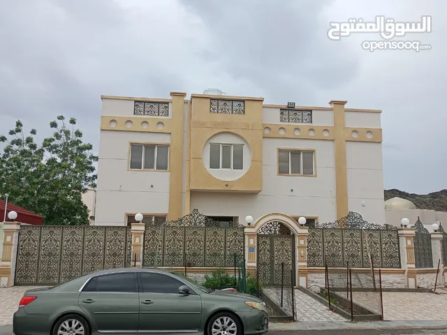 300m2 5 Bedrooms Villa for Rent in Muscat Amerat