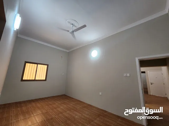 90 m2 2 Bedrooms Apartments for Rent in Central Governorate Jurdab