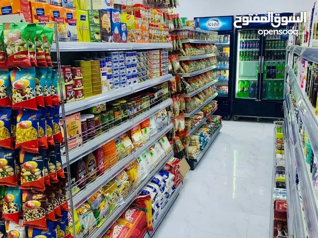 سوبر ماركت للتنازل والبيع علي شارع رئيسي منطقه حيويه