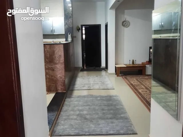 180 m2 4 Bedrooms Villa for Rent in Tripoli Edraibi