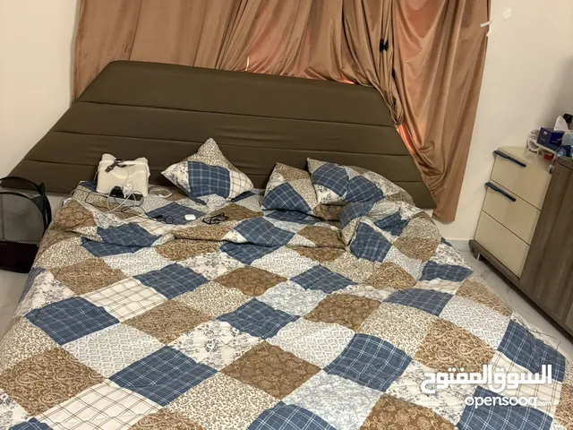 سرير مع الماترس (180*200) -Bed with mattress