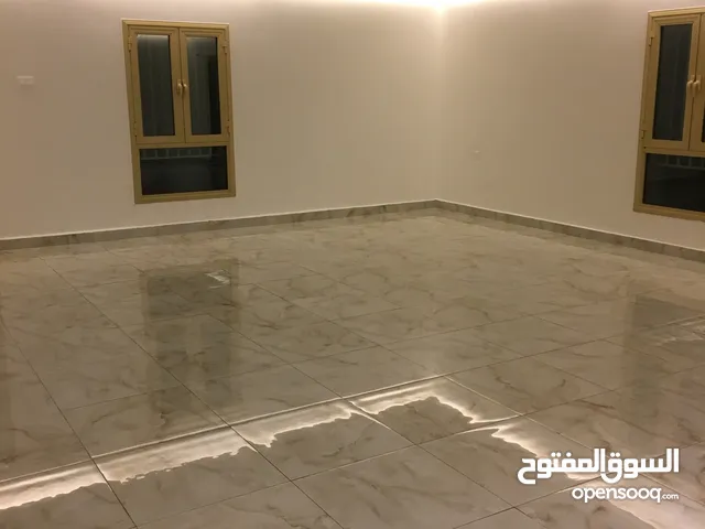 500m2 4 Bedrooms Apartments for Rent in Kuwait City Surra