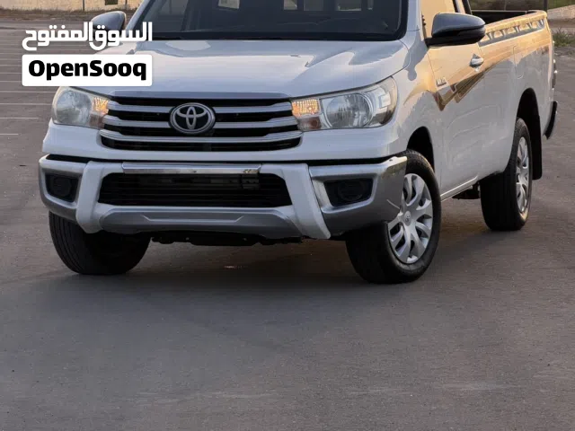 2020 تويوتا هيلوكس SR5
