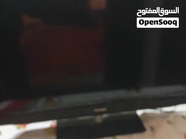شاشات معطلة للبيع وواحدة شغالة