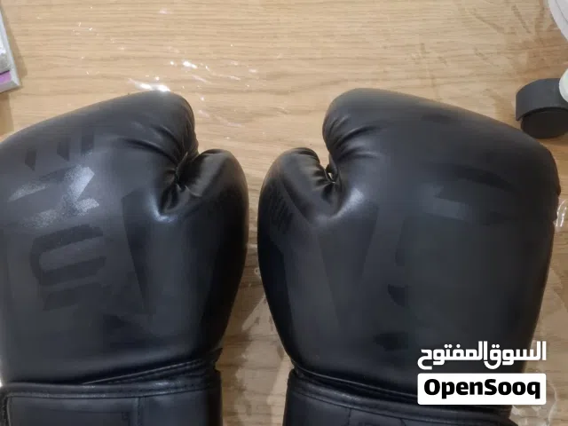 قفازات ملاكمة جودة 100% مش مستعملة ولا مرة