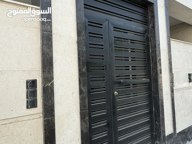 100 m2 3 Bedrooms Apartments for Rent in Baghdad Mansour