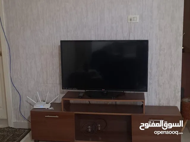 طاولة تلفزيون